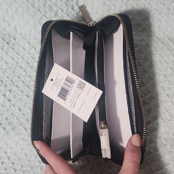 Kate Spade wallet - Picture 2 of 4